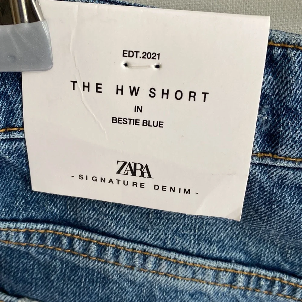 (A6) Zara signature denim The high waist short and Vesti‎ blue, Size 6, NWT